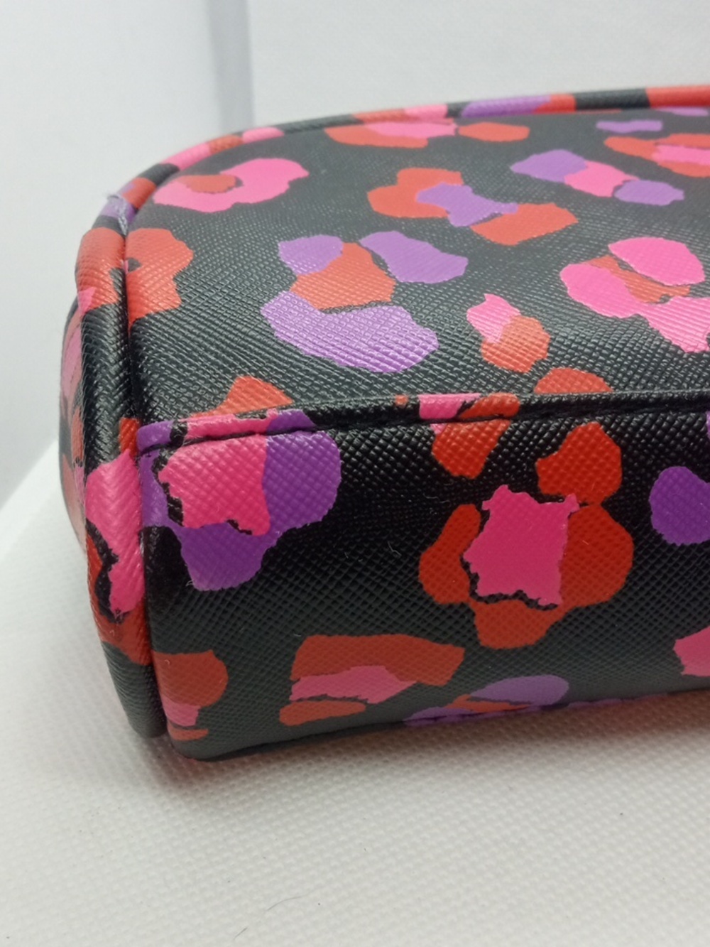 MACBETH COLLECTION: MAKE UP BAG - Picture 10 of 12